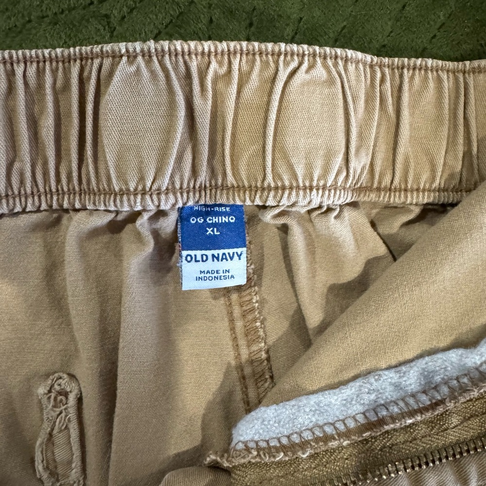 Old Navy Tan Beige Utility Cotton Chino Shorts, Women's XL, 4.5" Inseam - Picture 2 of 6